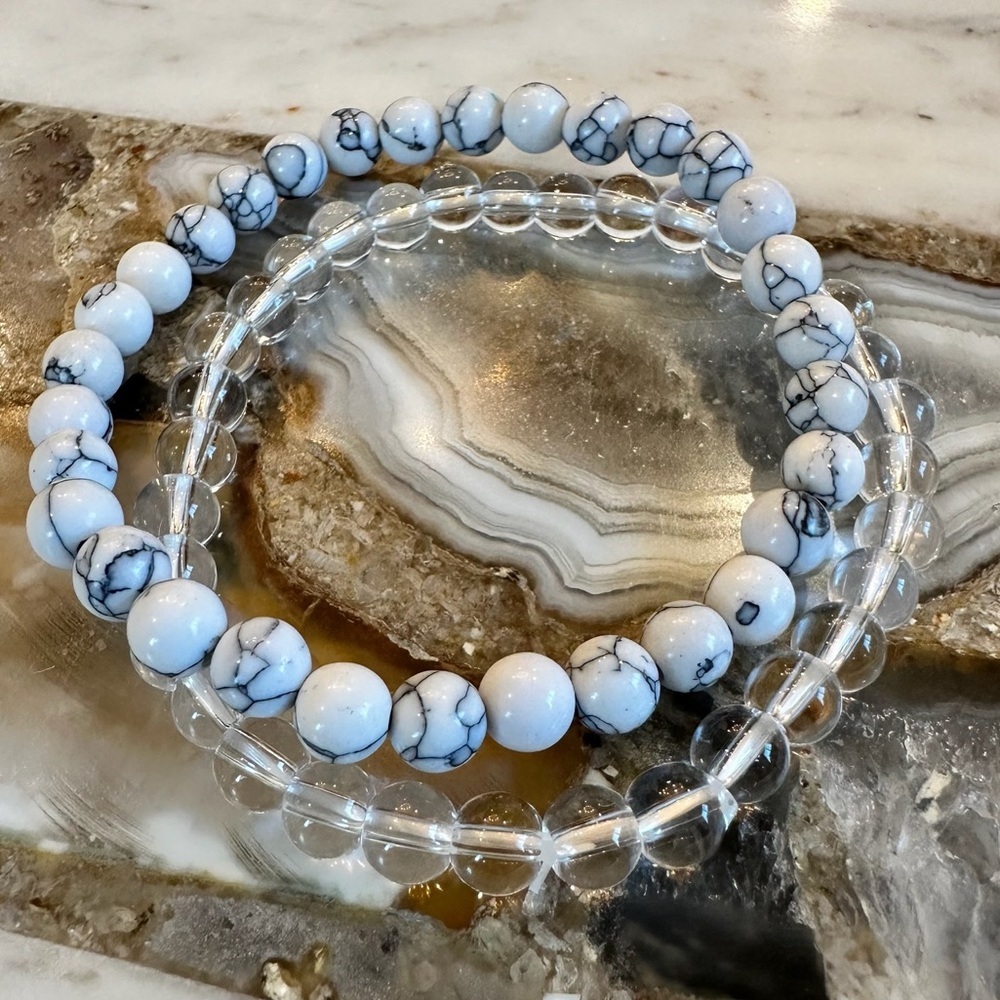3046 Marbled White and Clear Beaded Bracelet Set